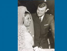 סבא רבא מצליח להגיע מברית המועצות לחתונת בנו בישראל