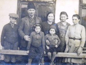 משפחת סבתי מצד אמי שהתאחדה לאחר השואה