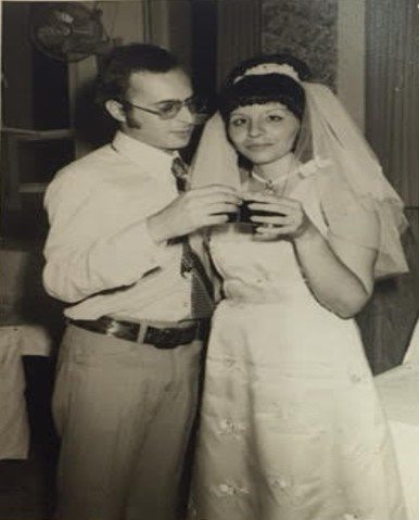 סבתא וסבא ביום חתונתם