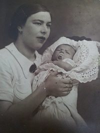 אמי ומונל התינוק