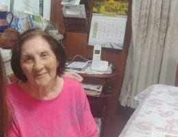 סבתא יהודית עולה עם עליית הנוער בפאן יורק