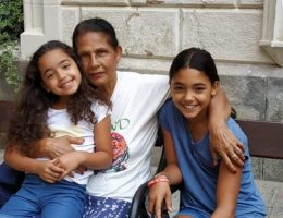 סבתא שרה מספרת על הילדות שלה בהודו