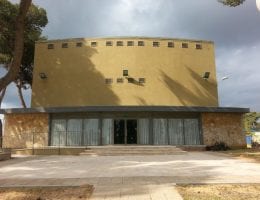 בנית אולם לבית הכנסת