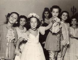 מרים חיימוביץ כוכבת הצגות בילדותה